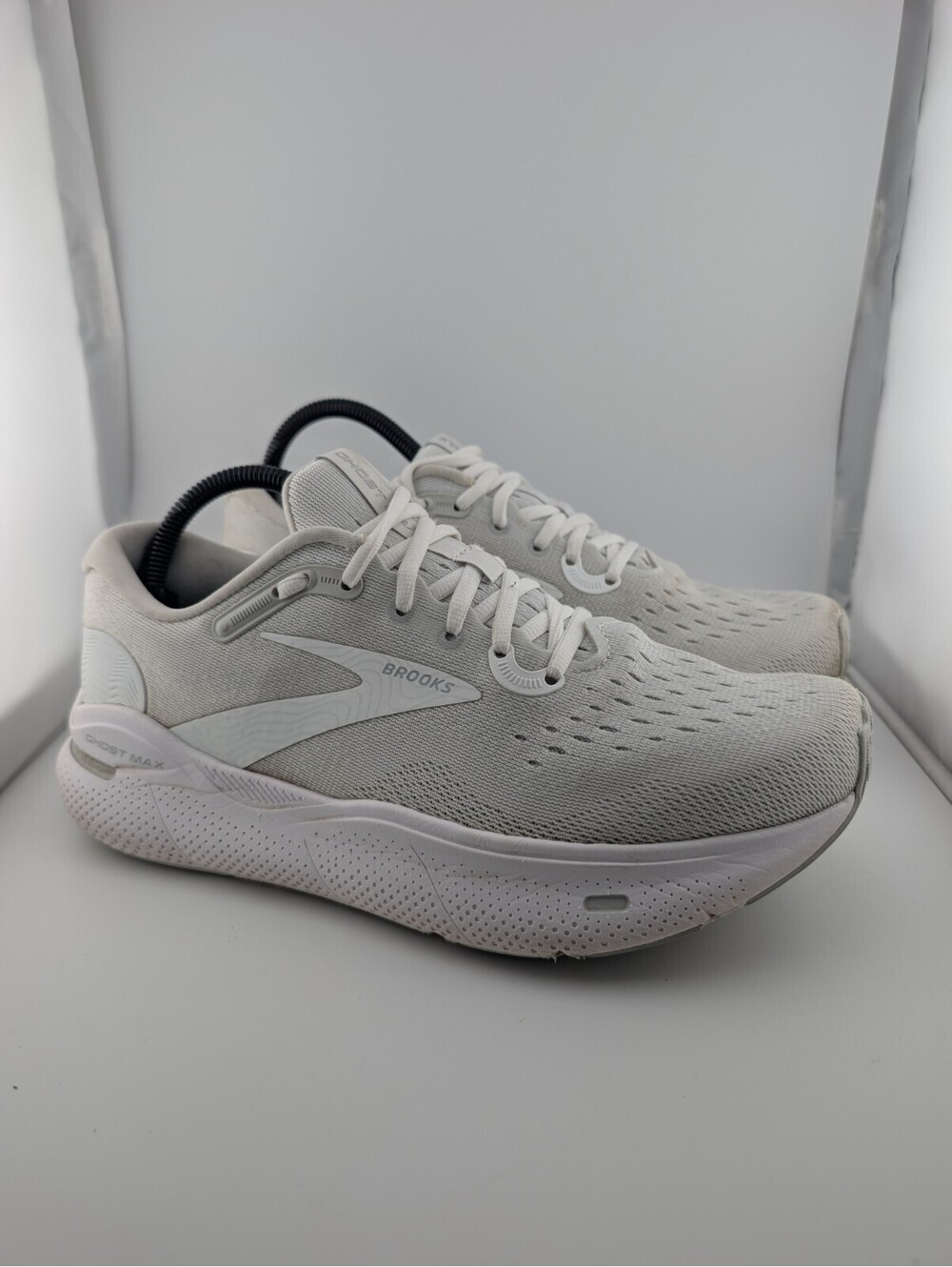 Brooks Women's Size 9.5 Ghost Max Running Shoes White Oyster Silver